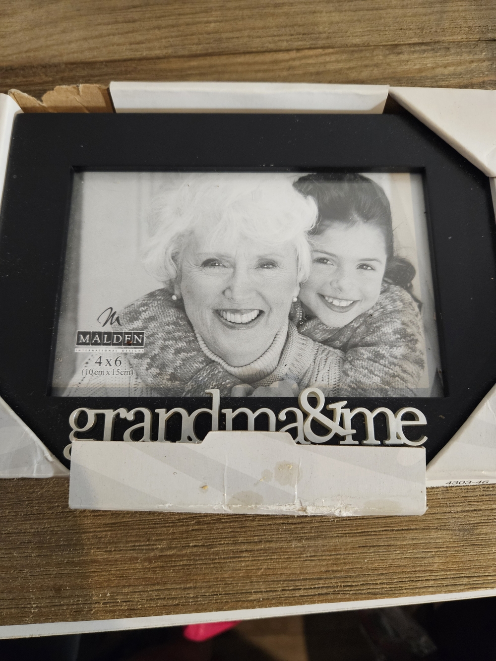 Malden Black Photo Frame with 'grandma & me' Script Accent